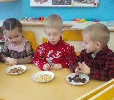«Мальчик – крошка, в костяной одежке» «Мальчик – крошка, в костяной одежке».
